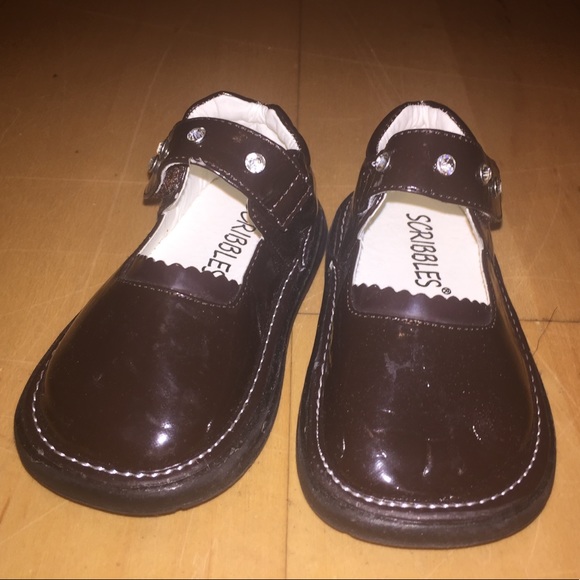 Little Girls Shoes - Picture 3 of 4